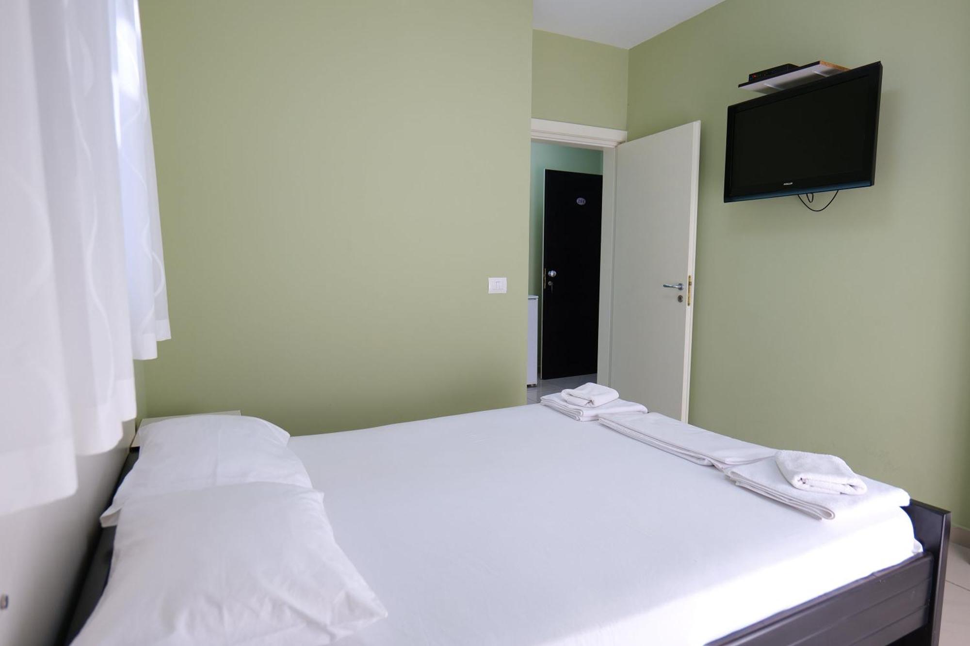 Hotel Jali ฮีมาเรอ ภายนอก รูปภาพ