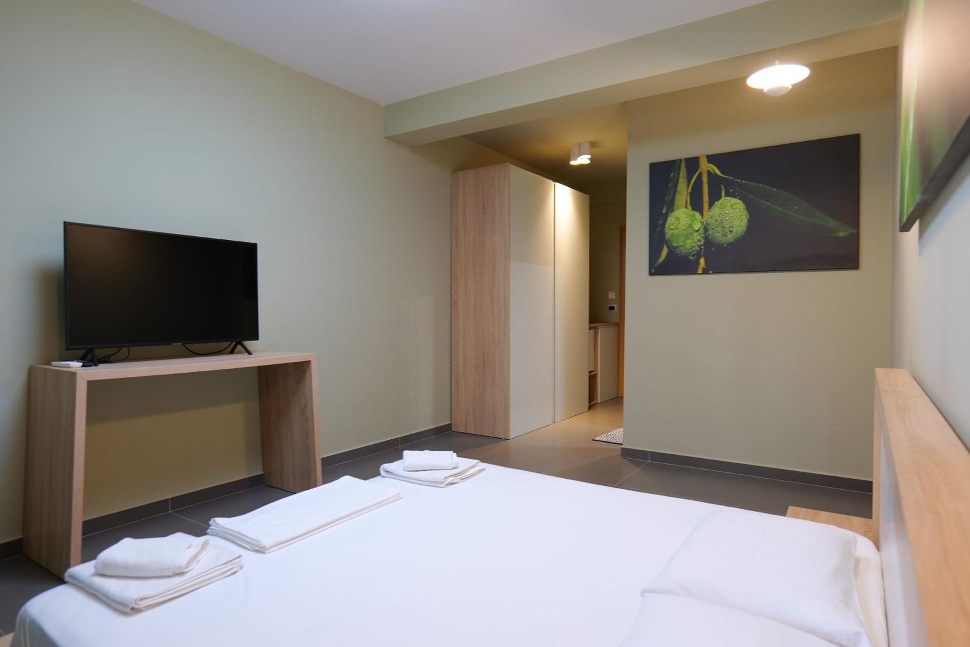 Hotel Jali ฮีมาเรอ ภายนอก รูปภาพ